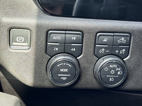 Used 2025 Chevrolet Silverado 1500 LTZ w/ Z71 Off-Road Package AWD/4WD image 14