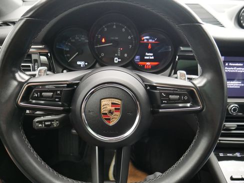 Certified 2023 Porsche Macan AWD/4WD image 31