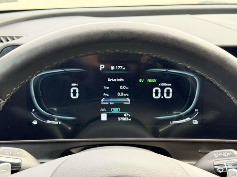 Used 2023 Kia Sportage EX image 9