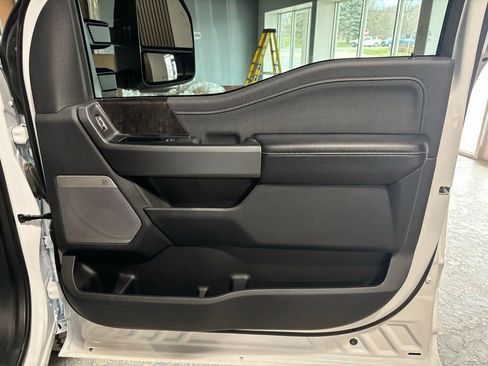 Used 2024 Ford F250 Lariat AWD/4WD image 17