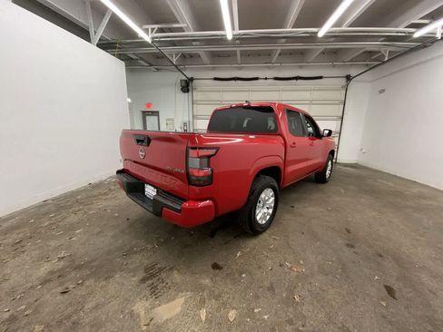 Used 2023 Nissan Frontier SV image 6