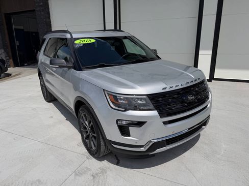 Used 2018 Ford Explorer XLT w/ Equipment Group 202A AWD/4WD image 2