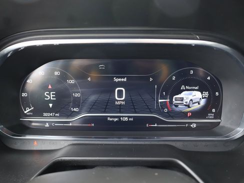 Used 2023 GMC Yukon XL SLT w/ SLT Premium Package image 20