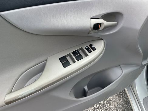 Used 2012 Toyota Corolla LE image 12