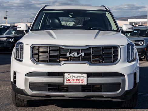 Used 2023 Kia Telluride S AWD/4WD image 2