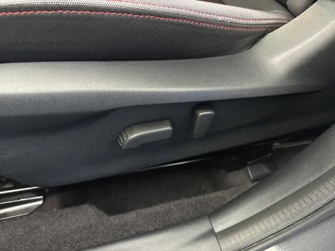 Used 2023 Subaru Impreza 2.0i Sport image 13