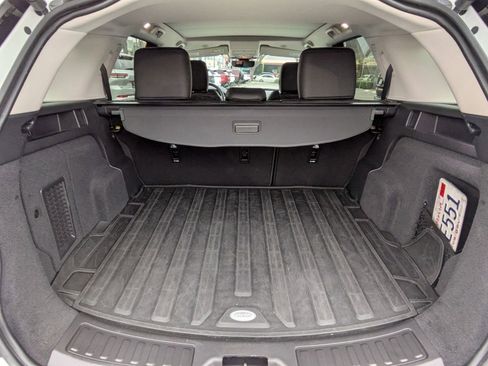 Used 2024 Land Rover Discovery Sport S image 7