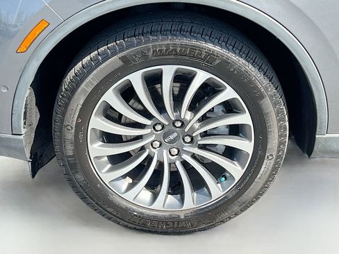 Used 2023 Lincoln Aviator Reserve w/ Elements Package Plus AWD/4WD image 34