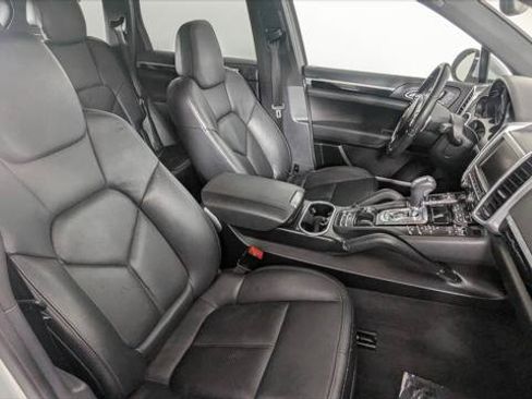 Used 2014 Porsche Cayenne Platinum Edition AWD/4WD image 20