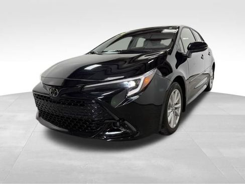 Used 2024 Toyota Corolla SE FWD image 2