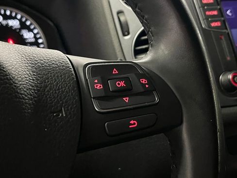 Used 2018 Volkswagen Tiguan Limited w/ Premium Package FWD image 23