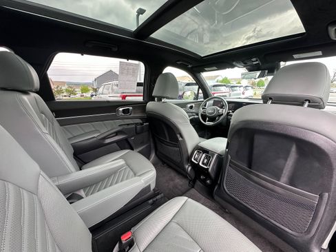 Used 2024 Kia Sorento SX Prestige w/ Sage Leather Package AWD/4WD image 15