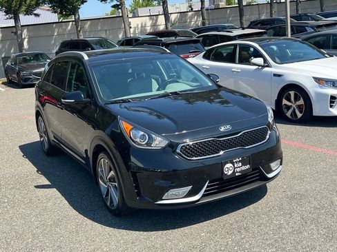 Used 2017 Kia Niro Touring FWD image 5