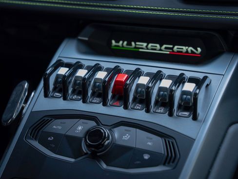 Used 2019 Lamborghini Huracan LP 580-2 RWD image 53