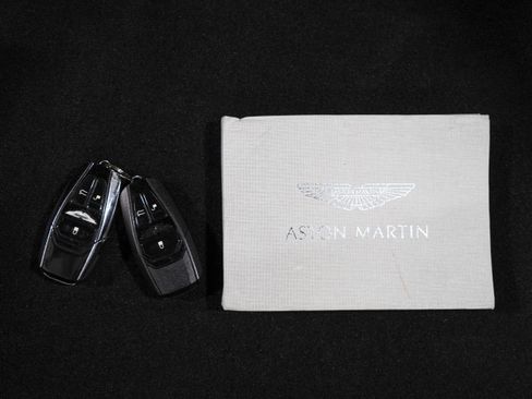 Used 2022 Aston Martin V8 Vantage Coupe RWD image 38