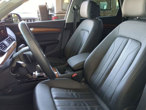 Used 2023 Audi Q5 2.0T Premium w/ Convenience Package image 6