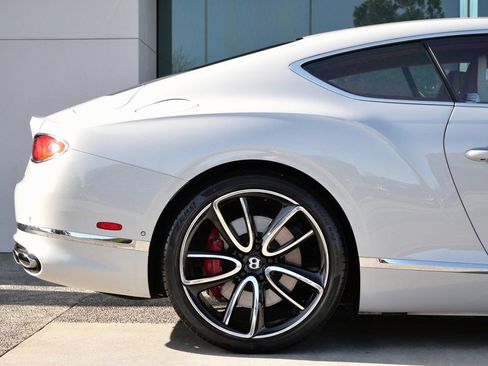 Used 2021 Bentley Continental GT image 9