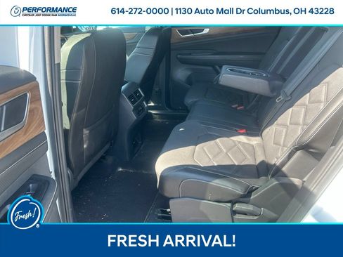 Used 2024 Volkswagen Atlas SE AWD/4WD image 13