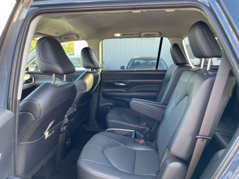 Used 2025 Toyota Grand Highlander FWD image 27
