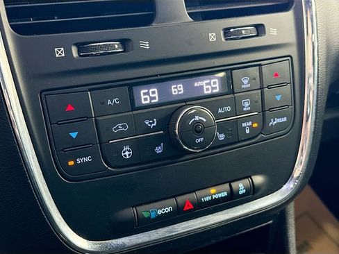 Used 2019 Dodge Grand Caravan GT FWD image 14