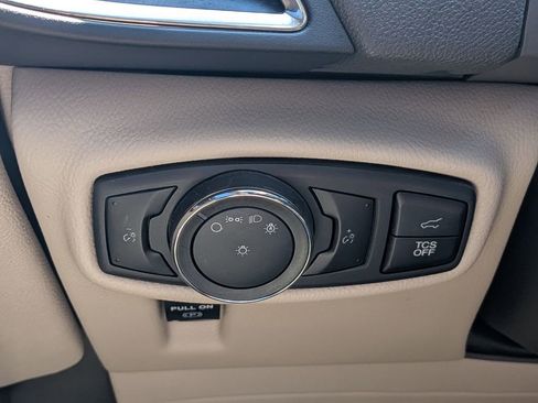 Used 2020 Lincoln Nautilus FWD w/ Equipment Group 101A image 23