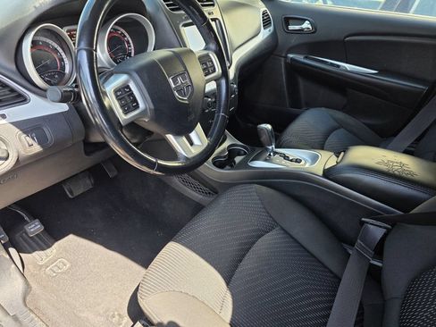 Used 2019 Dodge Journey SE FWD image 11