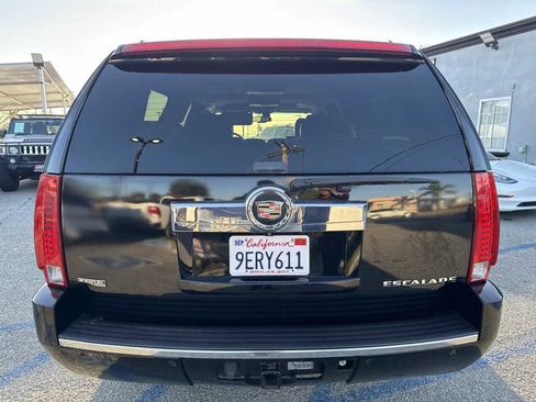 Used 2009 Cadillac Escalade ESV AWD image 4