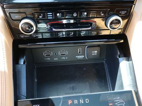 Used 2024 Jeep Grand Cherokee L Summit AWD/4WD image 24