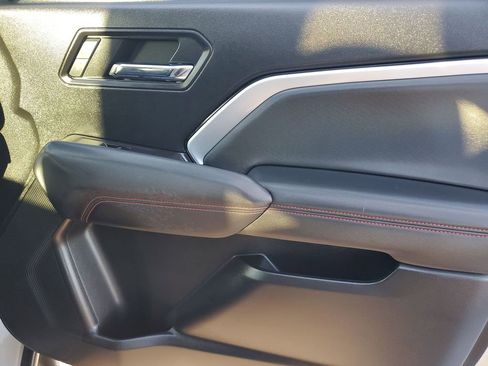 Used 2023 Chevrolet Colorado Z71 w/ Z71 Convenience Package 2 image 45