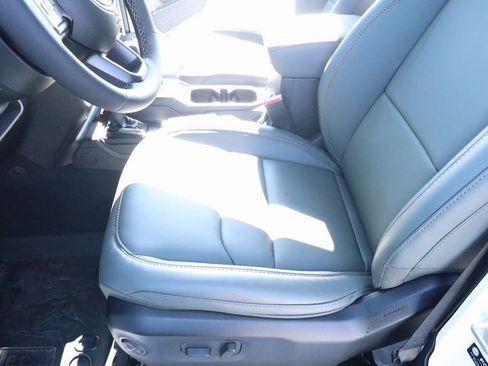 New 2026 Jeep Gladiator Mojave image 12