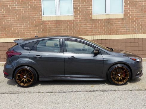 Used 2017 Ford Focus ST FWD image 10