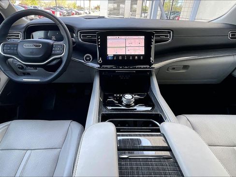 Used 2022 Jeep Wagoneer Series II image 13