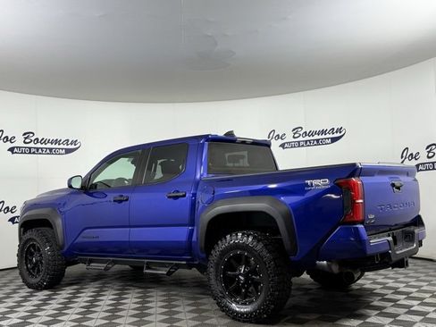 Used 2025 Toyota Tacoma TRD Off-Road image 9