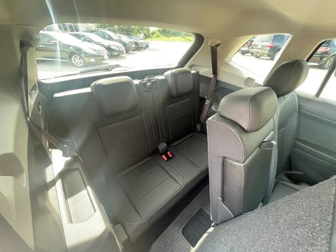 Used 2018 Volkswagen Tiguan SEL FWD image 36