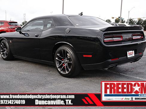 Used 2022 Dodge Challenger R/T Scat Pack RWD image 3
