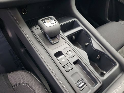 Used 2024 Nissan Pathfinder S image 25