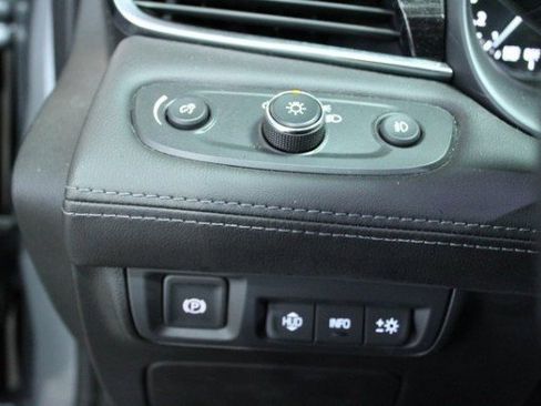 Used 2019 Buick LaCrosse Premium image 16