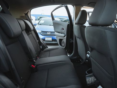 Used 2019 Honda HR-V LX image 16