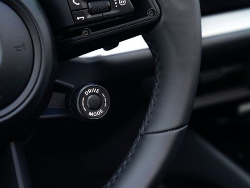 New 2026 Porsche Cayenne image 29