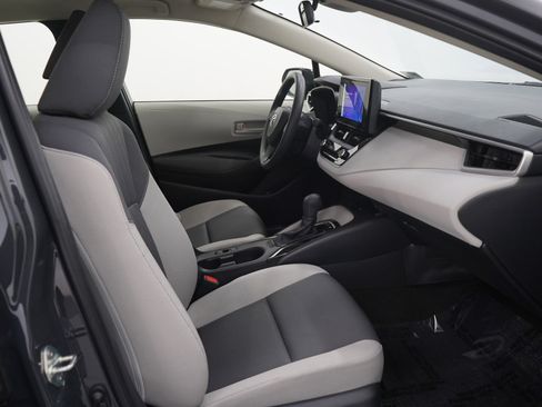 Used 2025 Toyota Corolla LE image 10