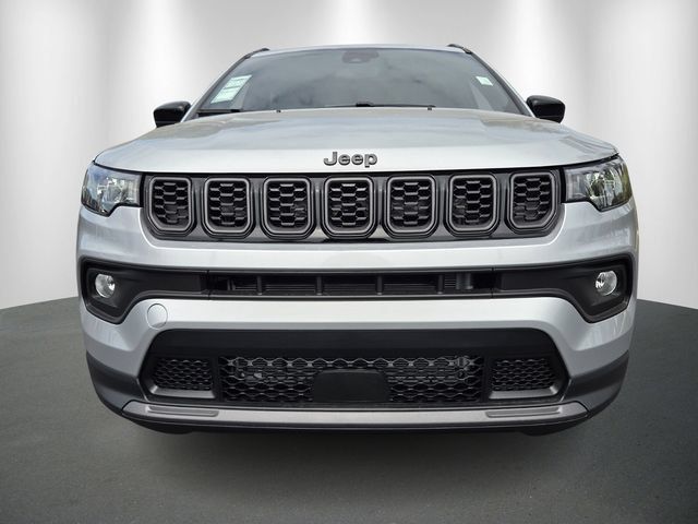 Used 2026 Jeep Compass Latitude AWD/4WD image 2