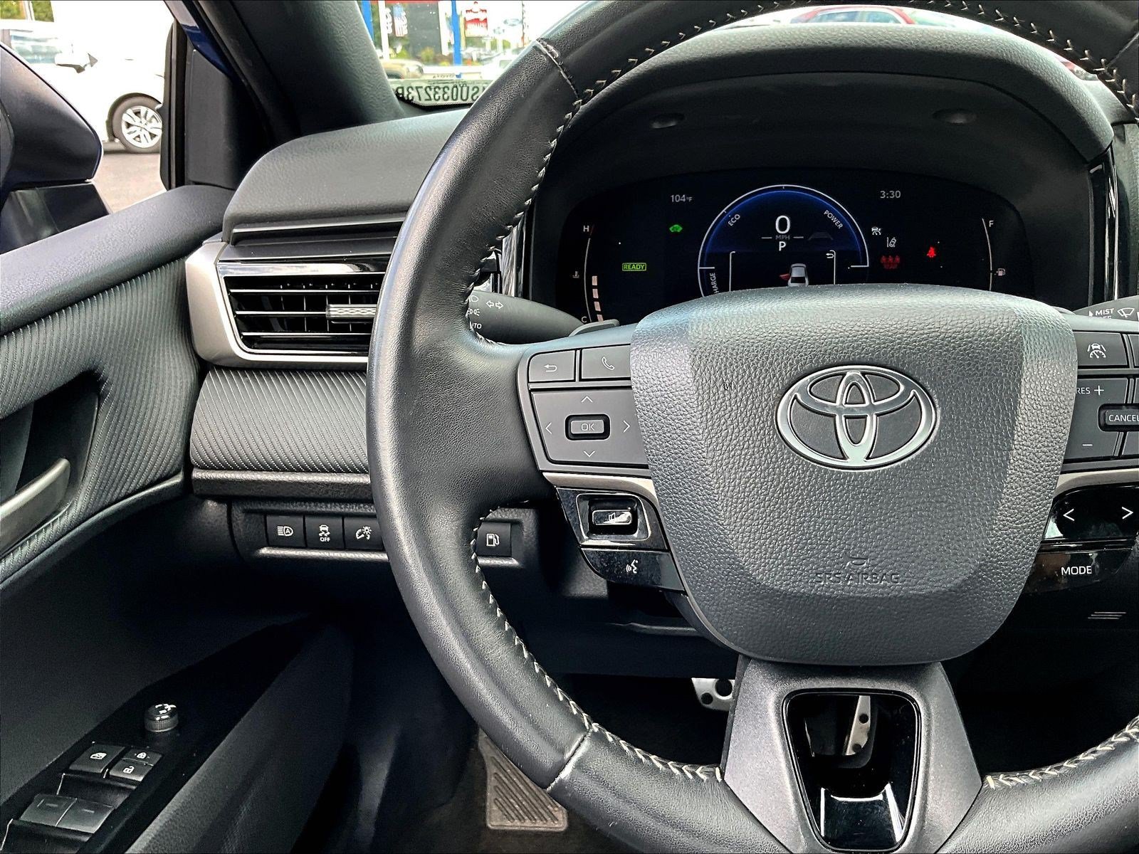 Used 2025 Toyota Camry SE FWD image 11