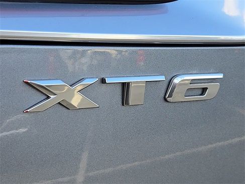 Used 2025 Cadillac XT6 Premium Luxury image 38