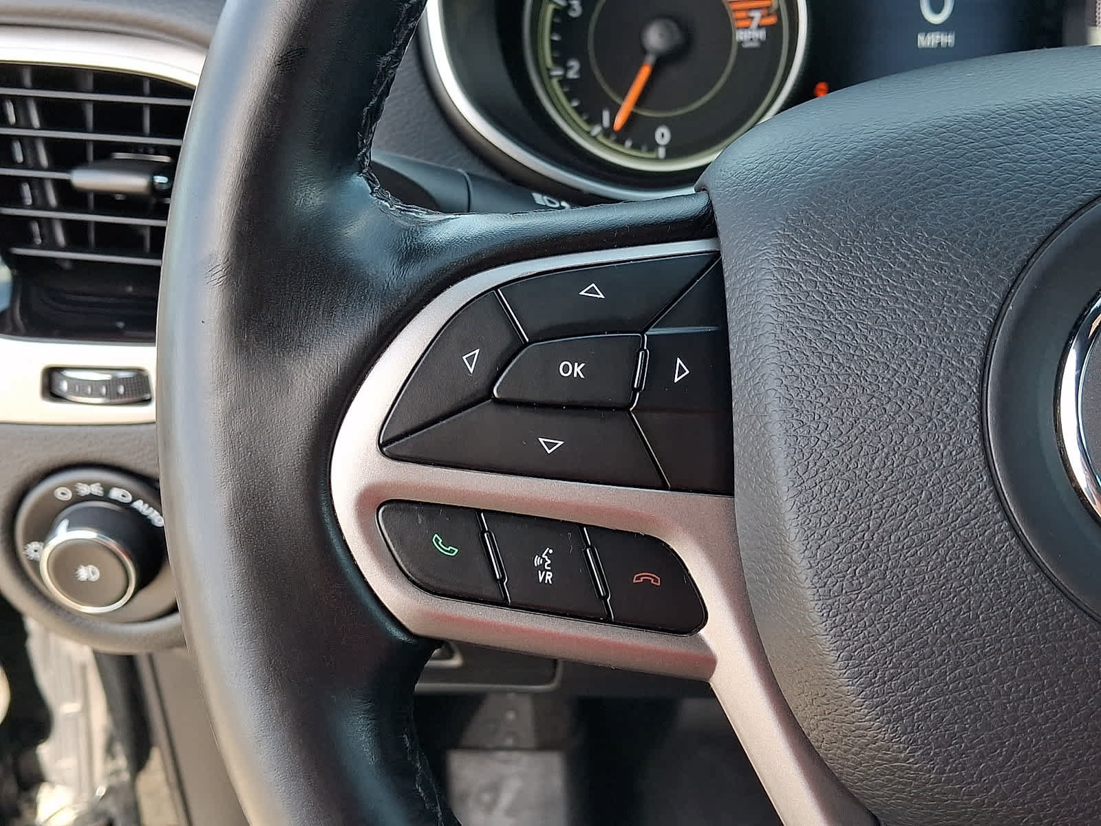 Used 2020 Jeep Cherokee High Altitude AWD/4WD image 24