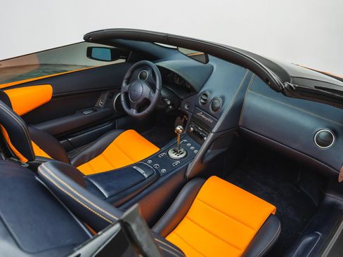 Used 2005 Lamborghini Murcielago Roadster AWD/4WD image 63