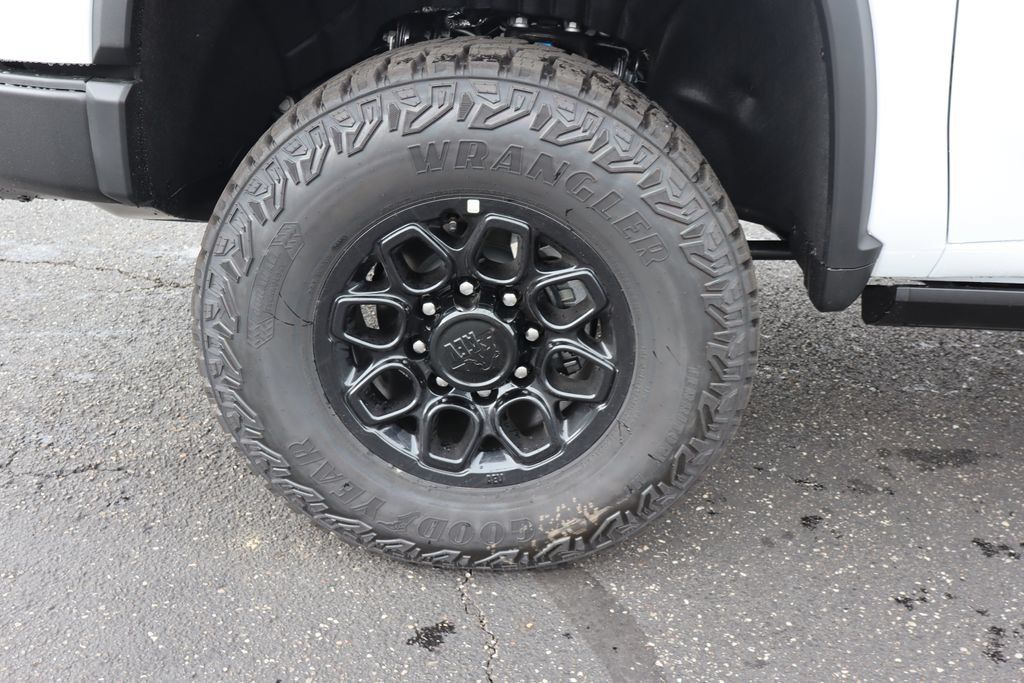 New 2026 Chevrolet Silverado 2500 ZR2 w/ ZR2 Bison Edition AWD/4WD image 31