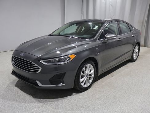 Used 2019 Ford Fusion SEL FWD image 5