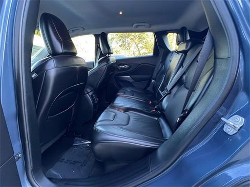 Used 2021 Jeep Cherokee Latitude Lux image 17