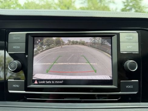 Used 2023 Volkswagen Jetta Sport FWD image 20