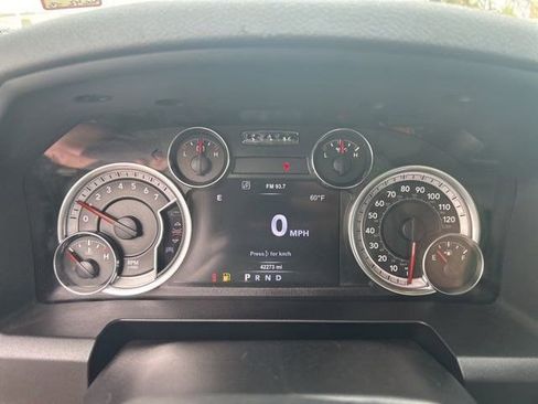 Used 2017 RAM 1500 Classic SLT w/ SLT Plus D￩cor Group AWD/4WD image 15